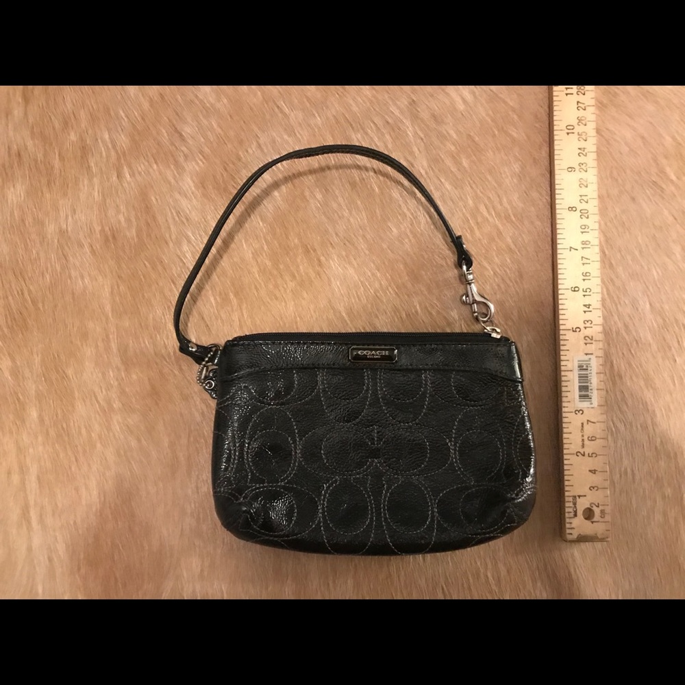 Beautiful black Coach Clutch/Wristlet - Picture 2 of 4